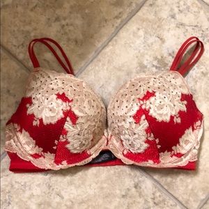 Victoria secret push up bra 34D
